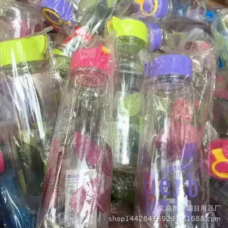 地?cái)偺毡?庫(kù)存2016熱賣產(chǎn)品摔不破水杯 5元模式送錄音廣告批發(fā)